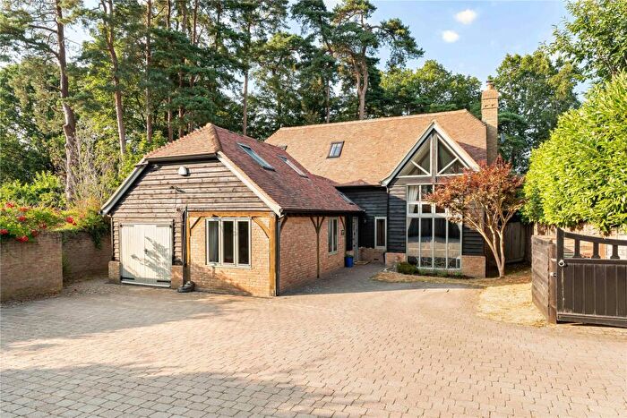 5 Bedroom Detached House For Sale In Oakhill Road, Headley Down, Hampshire, GU35