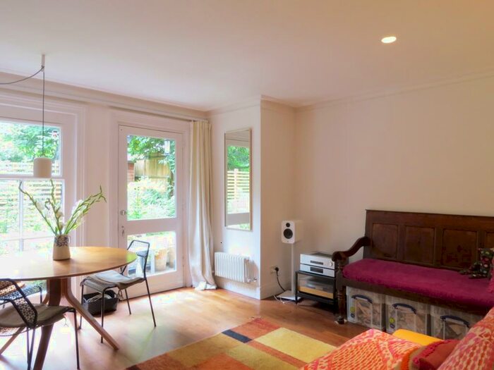 2 Bedroom Apartment To Rent In Bedwardine Road, Upper Norwood, London, SE19