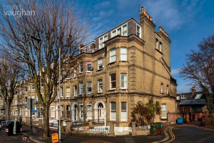 3 Bedroom Flat To Rent In Cromwell Road, Hove, BN3