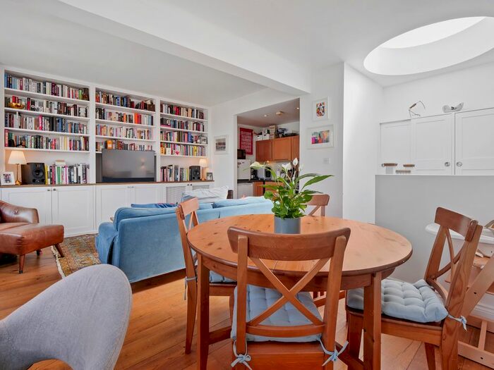 2 Bedroom Flat To Rent In St Gabriels Manor, Camberwell, SE5