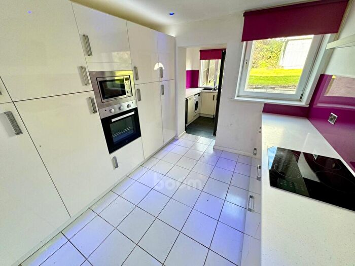 4 Bedroom Semi-Detached House For Sale In Braehead, Lochwinnoch, PA12