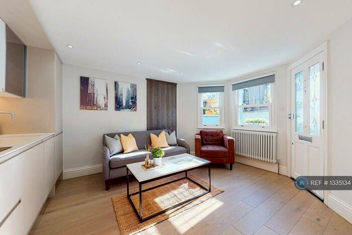 2 Bedroom Flat To Rent In New Cross, London, SE14