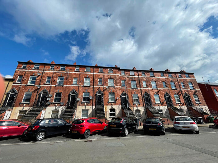 1 Bedroom Apartment To Rent In Flat, Providence Avenue, Leeds, West Yorkshire, LS6