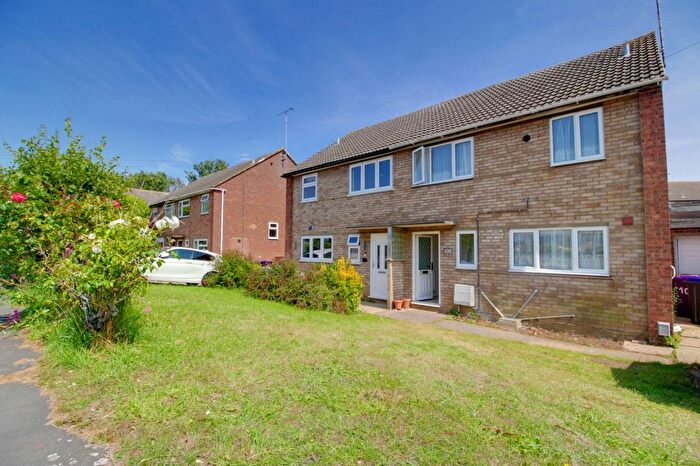 3 Bedroom Semi-Detached House To Rent In Old Hale Way, Hitchin, SG5