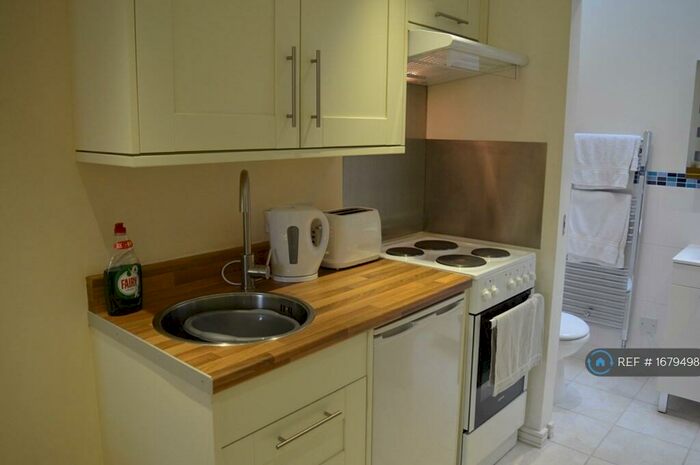 Studio To Rent In Cheltenham, Cheltenham, GL53