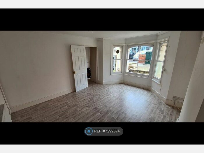 1 Bedroom Flat To Rent In Wykeham Mansions - Rosendale Road, London, SE21