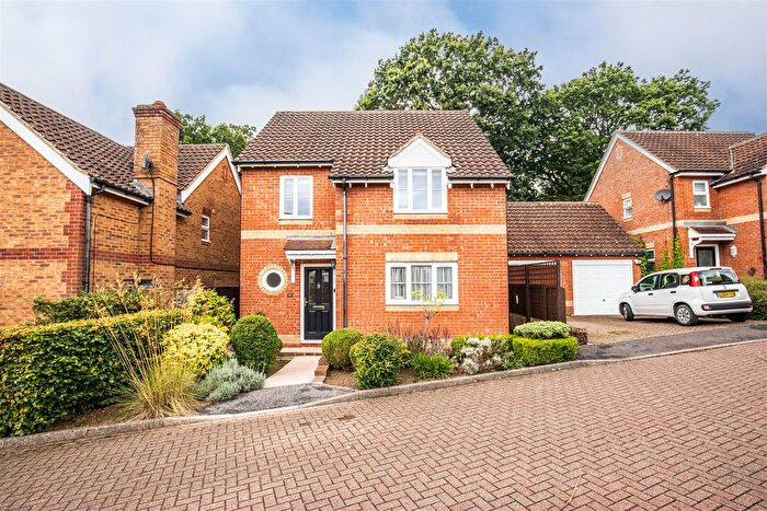 3 Bedroom Detached House For Sale In Magnolia Close, Heathfield, TN21