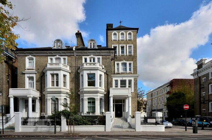 1 Bedroom Flat To Rent In Redcliffe Gardens, Chelsea, London, SW10