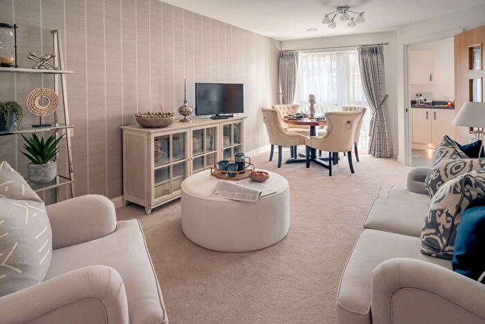 1 Bedroom Flat To Rent In Reading Road, Henley-On-Thames, RG9