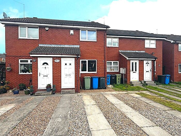 2 Bedroom Town House To Rent In South Street North, New Whittington, Chesterfield, S43