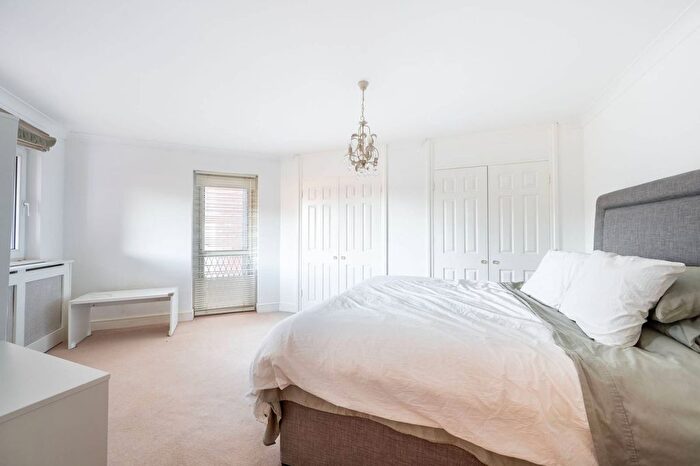 3 Bedroom Flat For Sale In Chepstow Villas, Notting Hill, London, W11