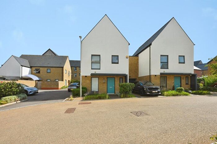 3 Bedroom Detached House For Sale In Dewsleys Lane, Newhall, Harlow, CM17