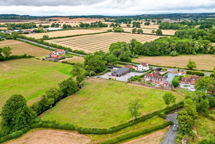 4 Bedroom Barn Conversion For Sale In Droitwich Road, Bradley Green, B96