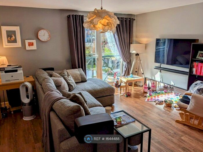 2 Bedroom Flat To Rent In Headford Mews, Sheffield, S3