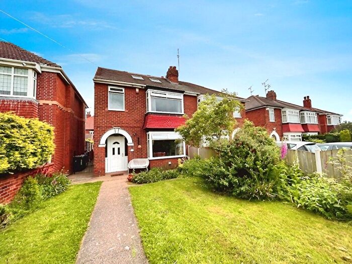 3 Bedroom Semi-Detached House To Rent In Tickhill Road, Doncaster, South Yorkshire, DN4