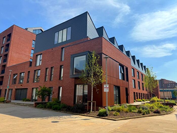 3 Bedroom Terraced House To Rent In The Ironworks, Leeds City Centre, LS11