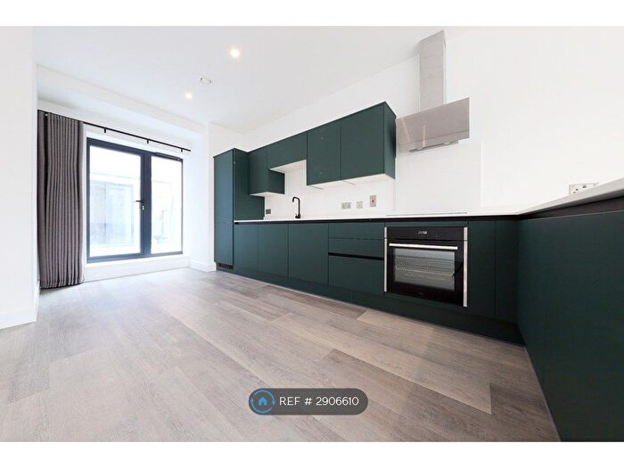 2 Bedroom Flat To Rent In High Street, Bromley, BR1