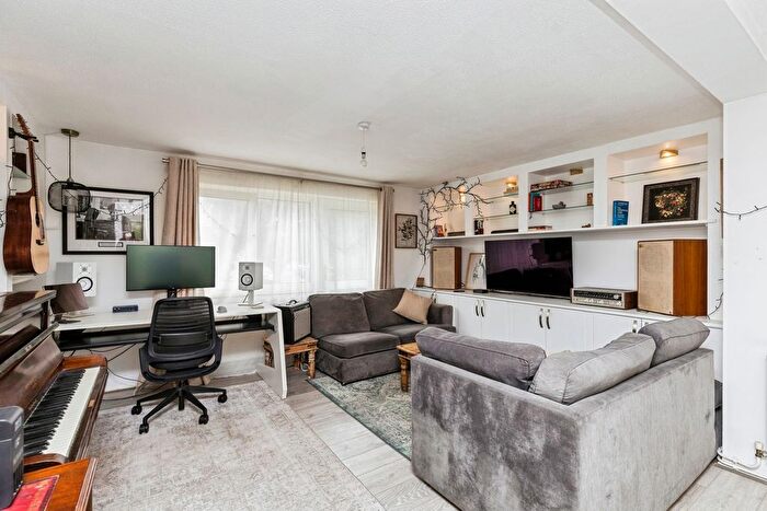 2 Bedroom Flat For Sale In Barley Close, Crawley, West Sussex, RH10
