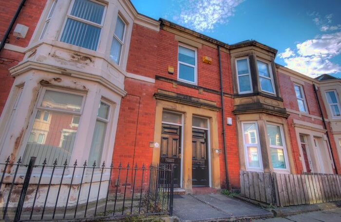 3 Bedroom Flat To Rent In Hazelwood Avenue, Jesmond, Newcastle Upon Tyne, NE2