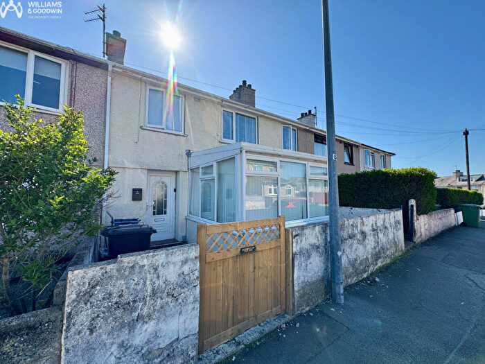 3 Bedroom Terraced House For Sale In Maes Y Mor, Holyhead, Anglesey, LL65