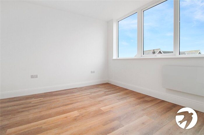1 Bedroom Flat To Rent In New Road, Gravesend, Kent, DA11