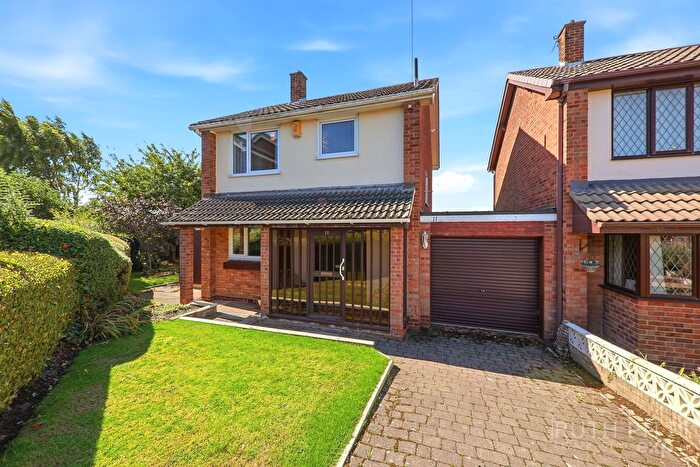 3 Bedroom Link Detached House For Sale In Hadrian Close, Thorpe Audlin, WF8