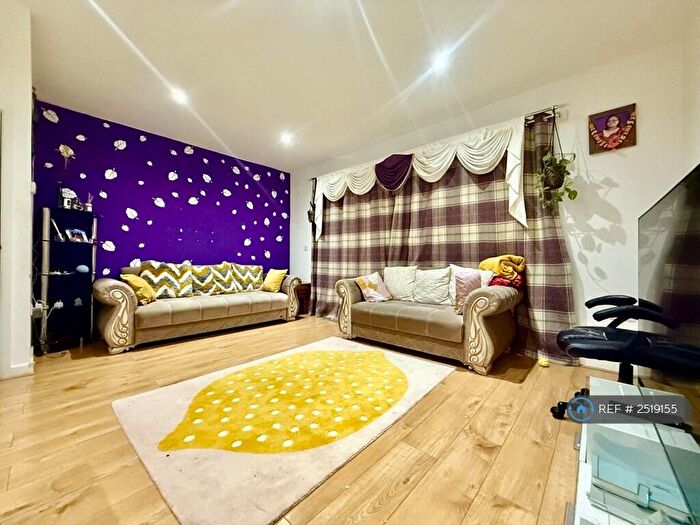 2 Bedroom End Of Terrace House To Rent In Fullerton Avenue, Essex, RM8