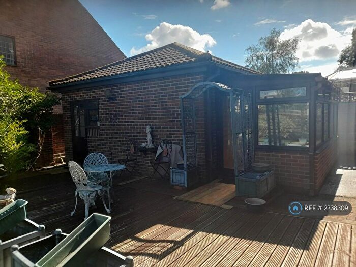 Studio To Rent In Hares Green, Bournemouth, BH7