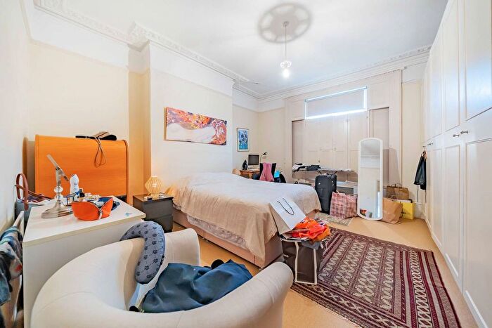 1 Bedroom Flat To Rent In Wimbledon Park Road, Southfields, London, SW18