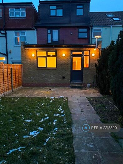 2 Bedroom Flat To Rent In Orchard Road, London, EN3