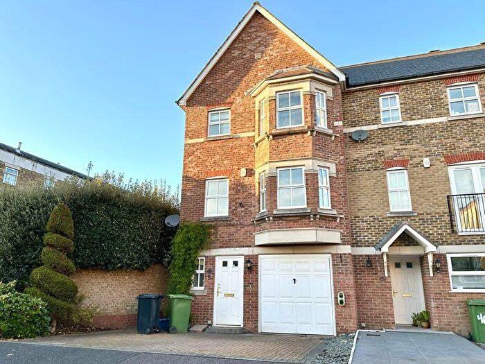 4 Bedroom Town House To Rent In Horton Crescent, Epsom, KT19