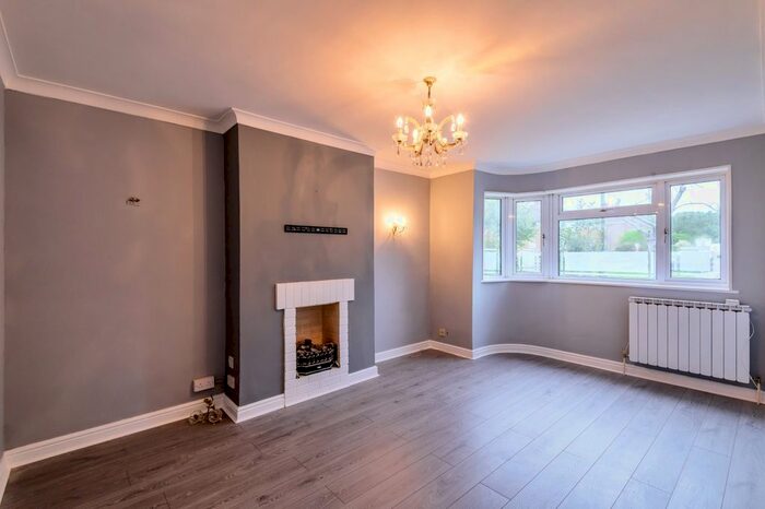 2 Bedroom Maisonette To Rent In Meadowview Road, London, SE6