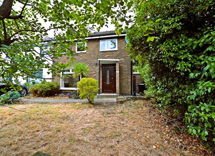 3 Bedroom Semi-Detached House To Rent In Lavender Hill, Enfield, London, EN2
