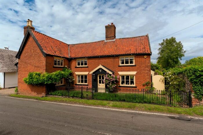 4 Bedroom Detached House For Sale In Norfolk Suffolk Border, IP22