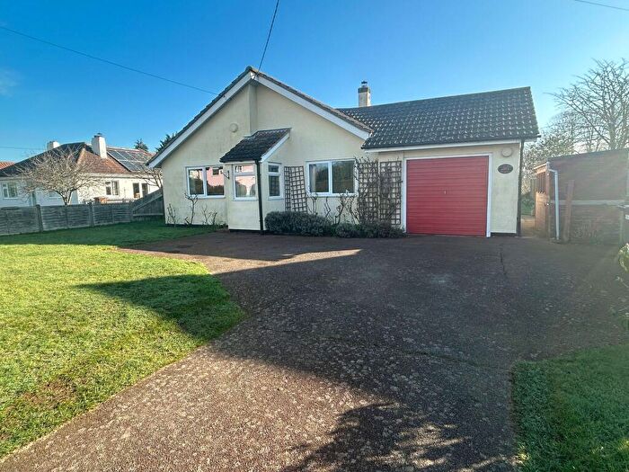 3 Bedroom Bungalow To Rent In Orvis Lane, East Bergholt, Colchester, Essex, CO7