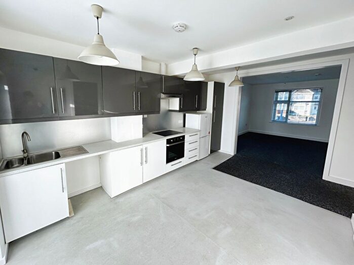 2 Bedroom Flat To Rent In Grand Avenue, Ely, Cardiff, CF5