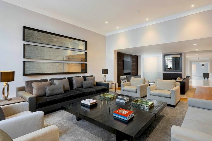 4 Bedroom Flat To Rent In Chesham Street, Belgravia, London, United Kingdom, SW1X