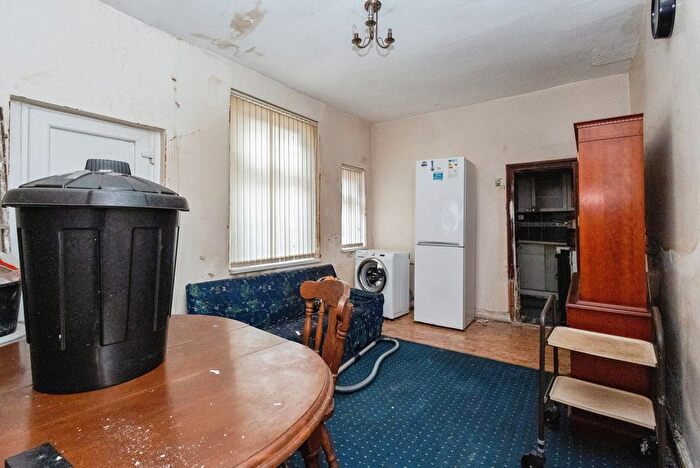 3 Bedroom Terraced House For Sale In Clitheroe Road, Manchester, Greater Manchester, M13