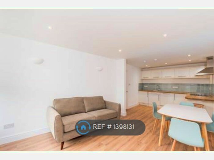 2 Bedroom Flat To Rent In Wandsworth Road, London, SW8