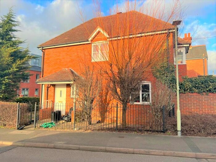 3 Bedroom Detached House To Rent In Norton Road, Wokingham, RG40