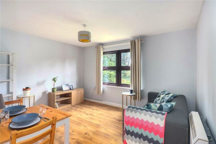 1 Bedroom Flat To Rent In Harriet Court, Hainault Road, London, E11