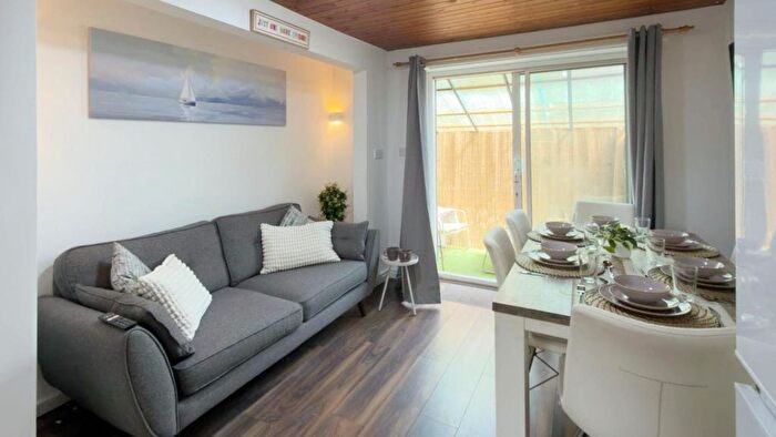4 Bedroom Property To Rent In Aked Close, Manchester, M12