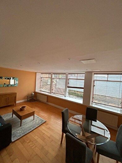 1 Bedroom Flat To Rent In Chambers Street, Edinburgh, EH1