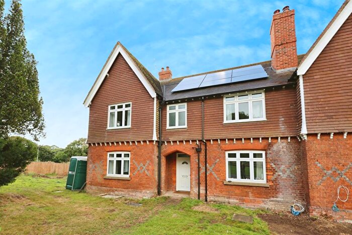 3 Bedroom Semi-Detached House To Rent In Coldarbour Road, Sevenoaks, TN13