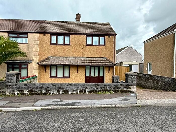 3 Bedroom Semi-Detached House To Rent In Blaencefn, Winch Wen, Swansea, SA1