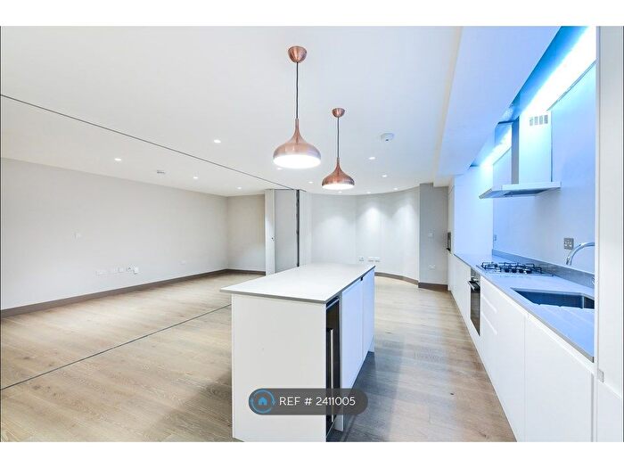 2 Bedroom Flat To Rent In Woodstock Avenue, London, NW11