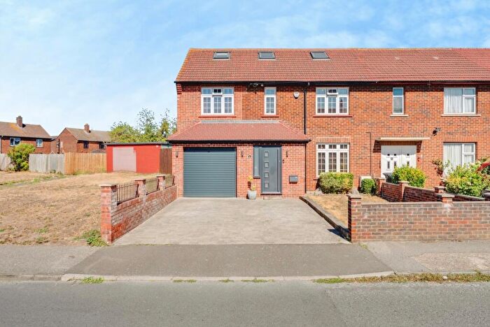 4 Bedroom End Of Terrace House For Sale In Sharp Way, Dartford, Kent, DA1