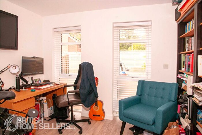 4 Bedroom Detached House For Sale In Lychgate Drive, Waterlooville, Hampshire, PO8