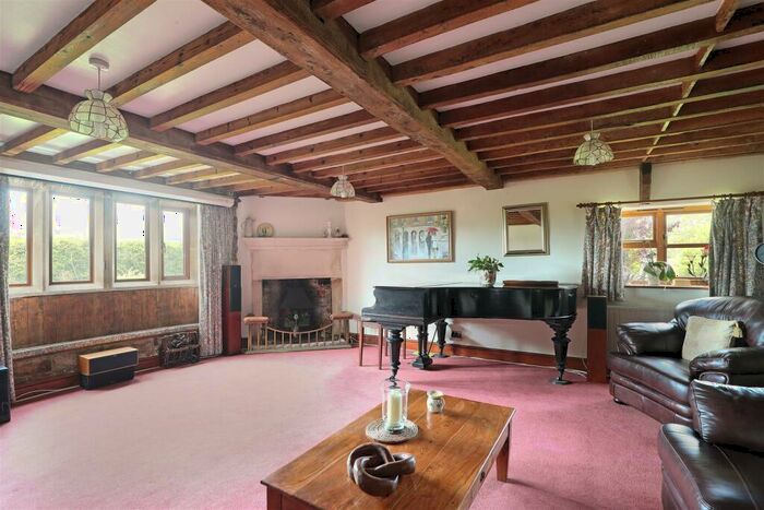 4 Bedroom Detached House For Sale In Standish Lane, Moreton Valence, Gloucester, GL2