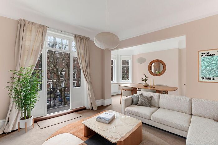 2 Bedroom Flat To Rent In Elgin Avenue, Maida Vale, London, W9